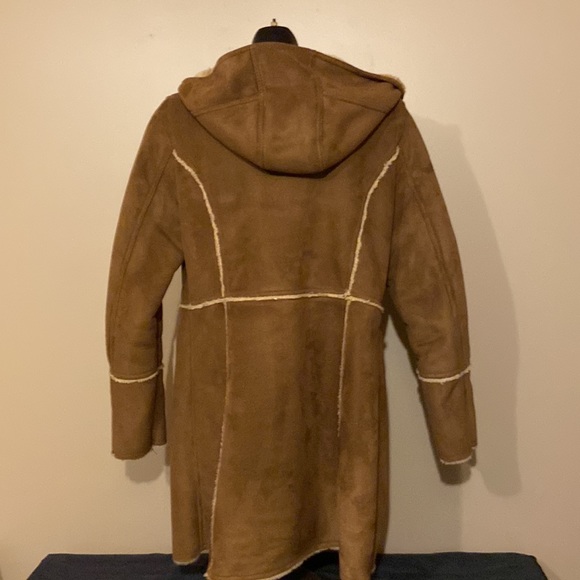 Ladies winter jacket, gently used - Picture 2 of 4